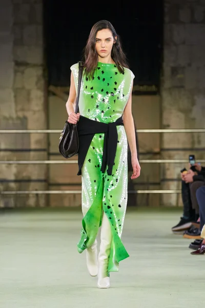 Look 43
